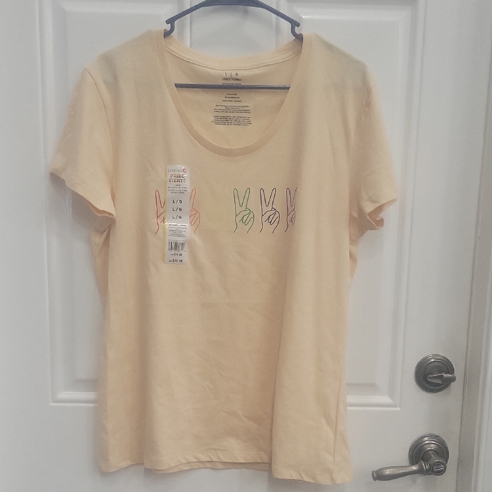 🌈🏳️‍🌈Cream Graphic T-Shirt with Peace Sign Design